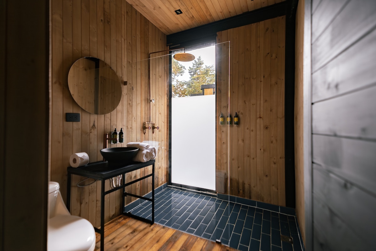 Cabaña privada con jacuzzi y vista al lago | Servicio de hotel