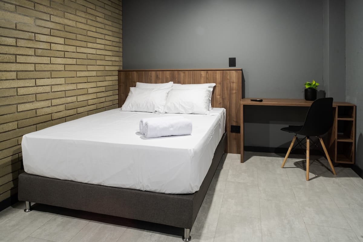 Estudio, wifi rápido y llegada autónoma 24/7